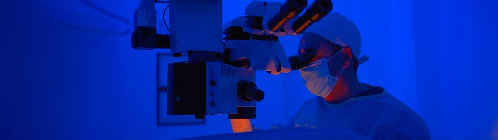 Operateur Prof. Parasta im OP